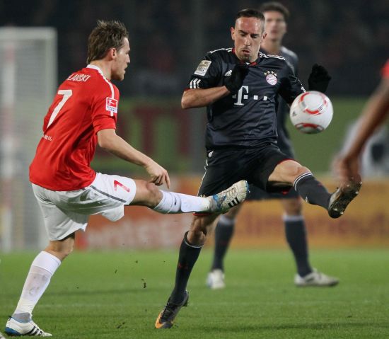 的引入对足 的引入对足