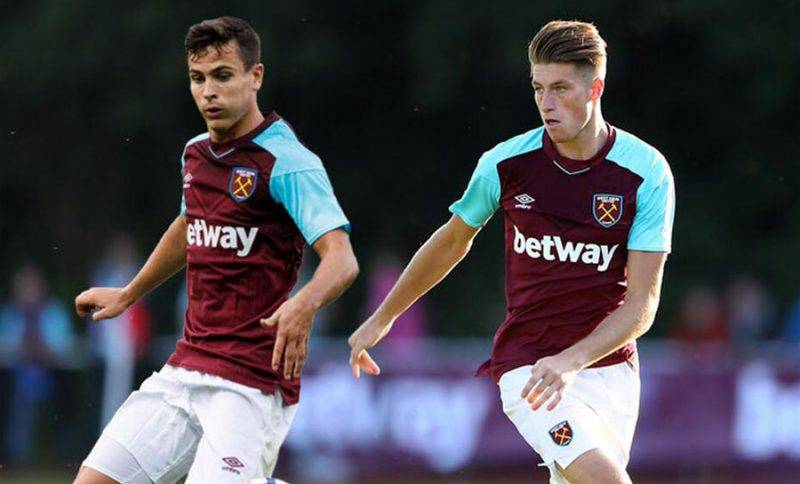 足球记者斯 足球记者斯